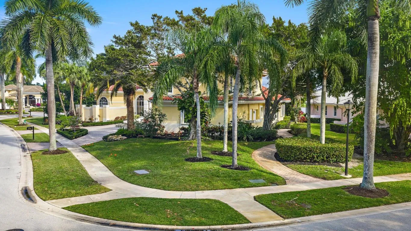 8500 Egret Lakes Lane