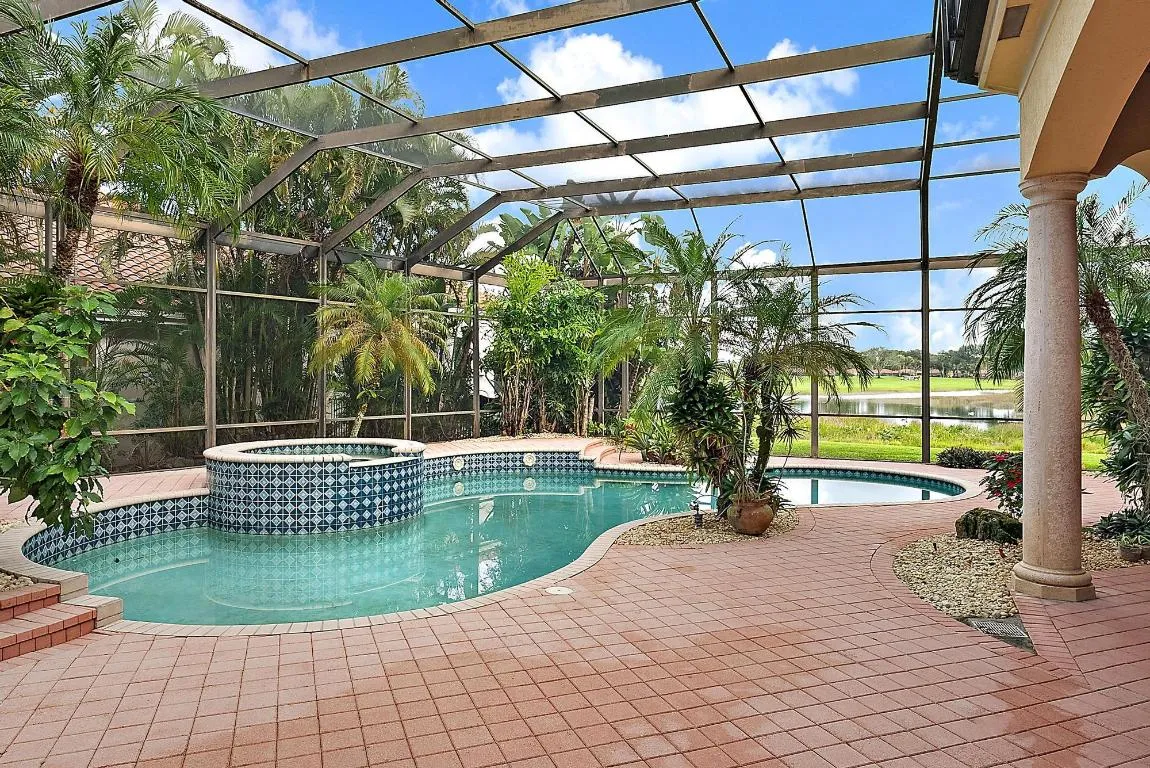 8500 Egret Lakes Lane