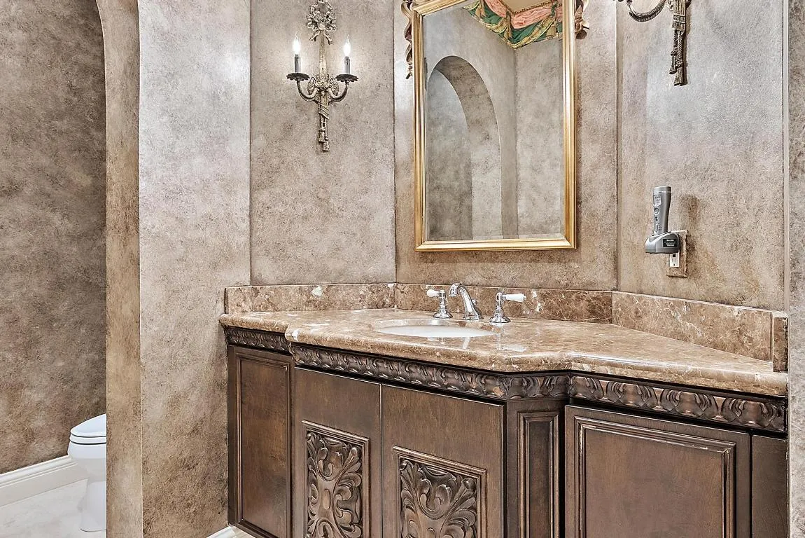 8500 Egret Lakes Lane