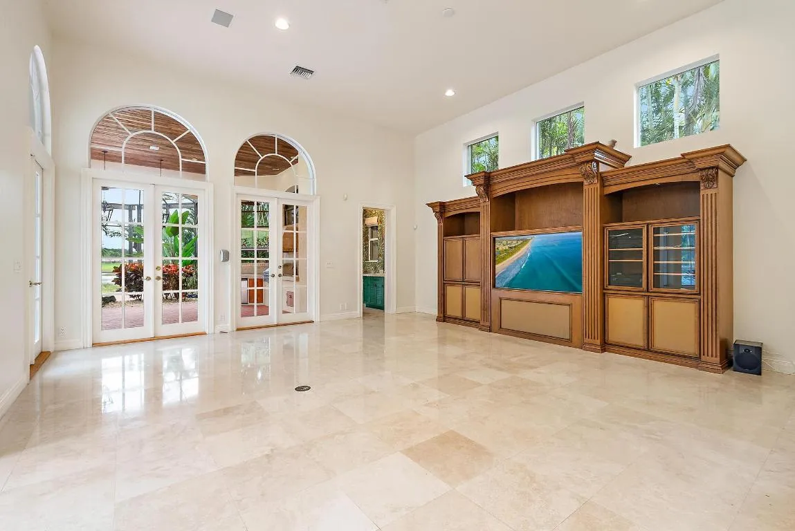 8500 Egret Lakes Lane