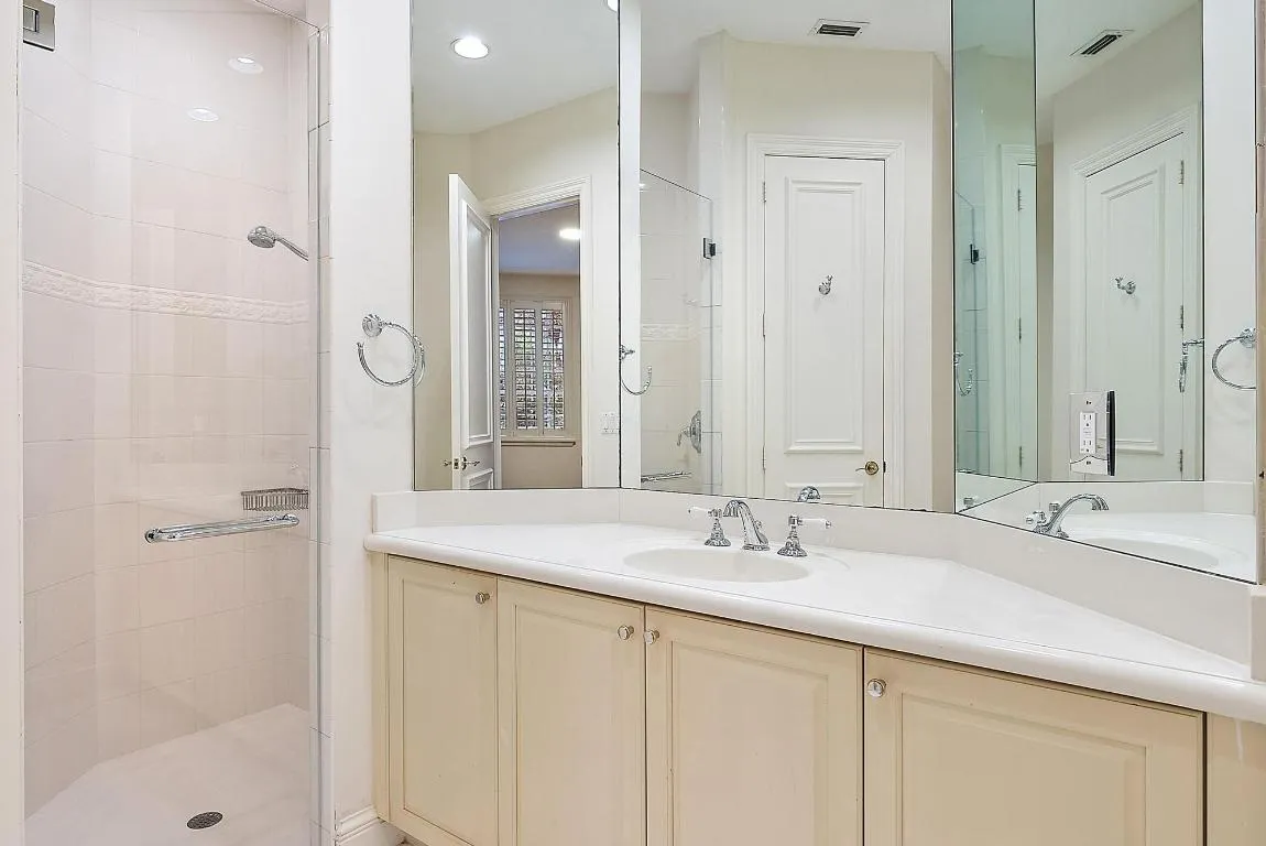 8500 Egret Lakes Lane