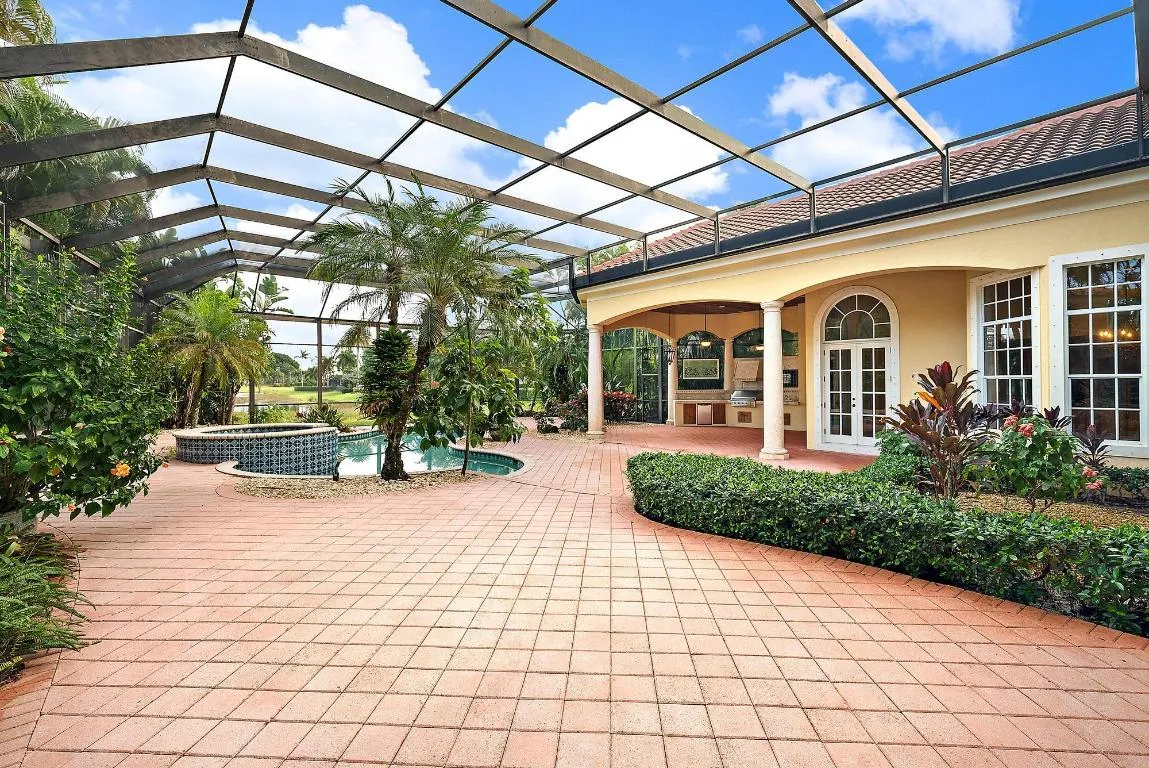 8500 Egret Lakes Lane