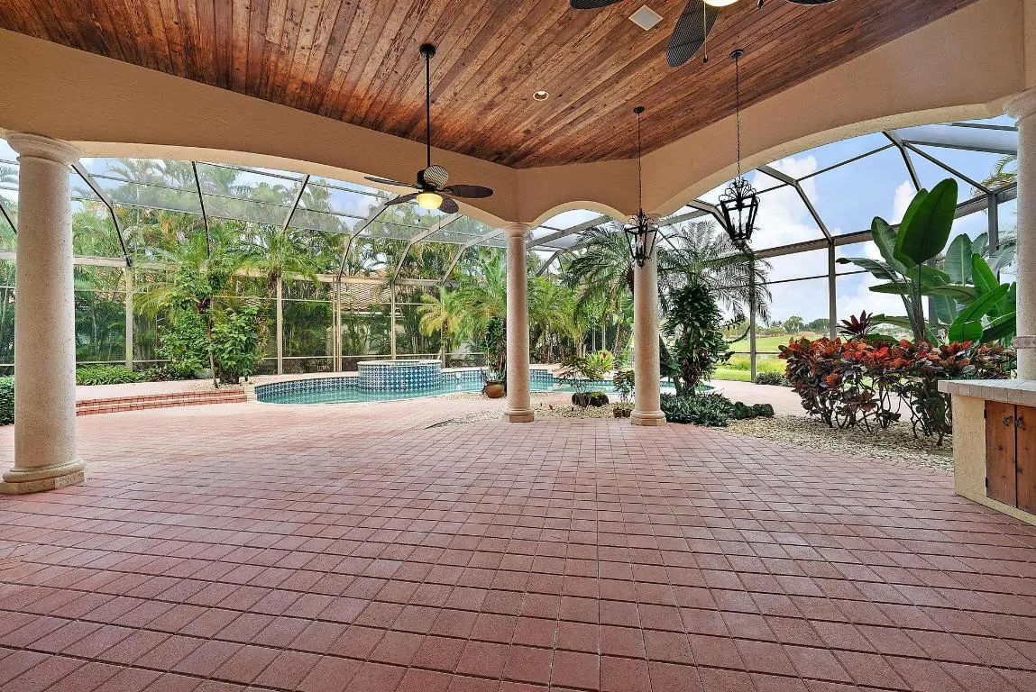 8500 Egret Lakes Lane
