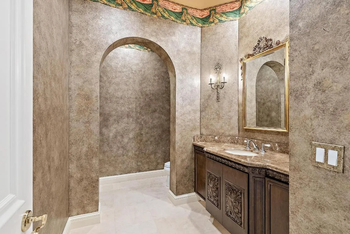 8500 Egret Lakes Lane