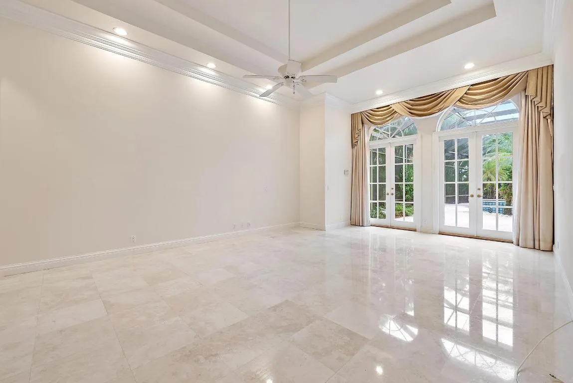 8500 Egret Lakes Lane