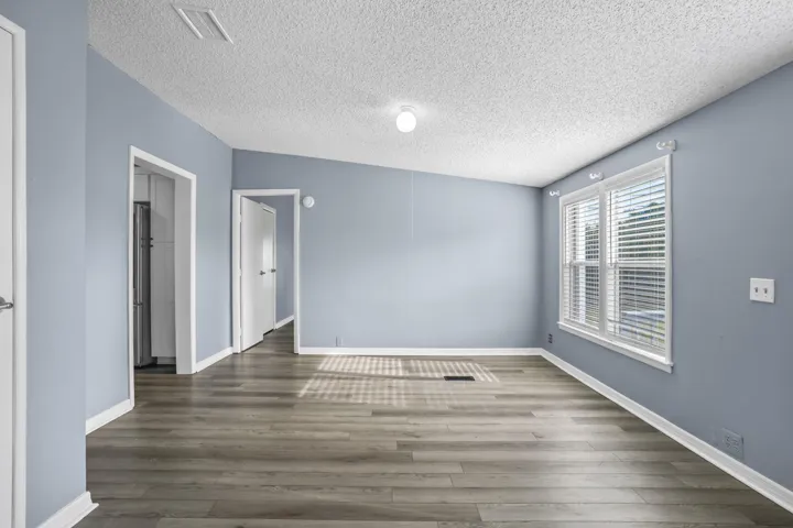 7990-129th-Pl-HigMedia-019