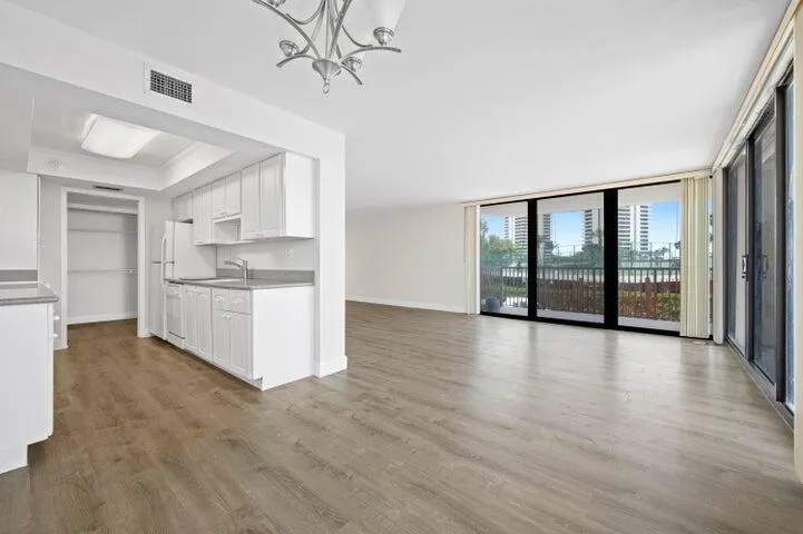 Kitchen-Living Room