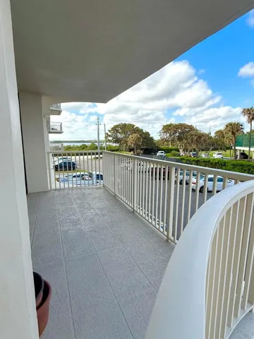 Wrap around balcony