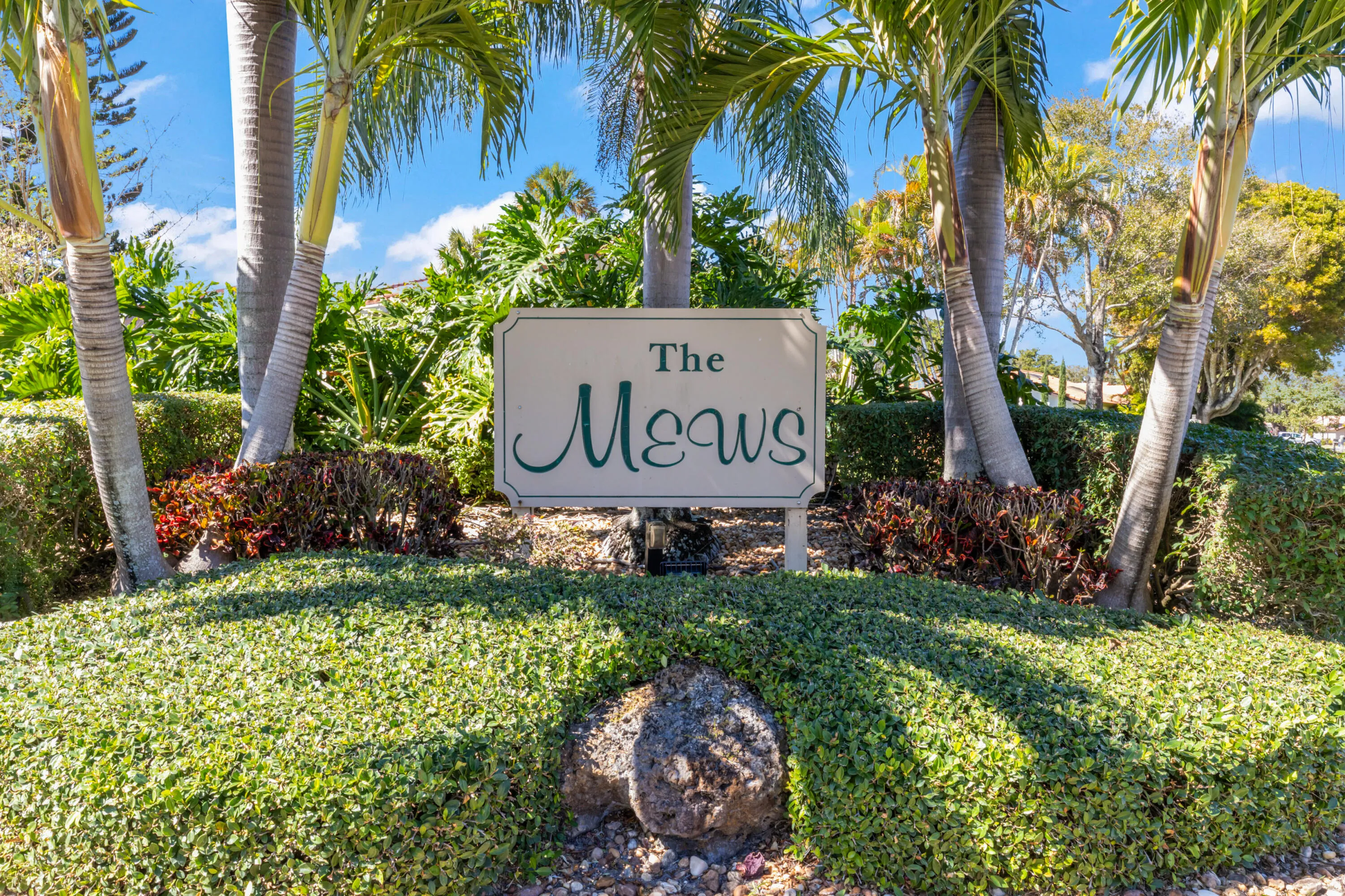 photos_high_resolution_5545_Lakeview_Mew