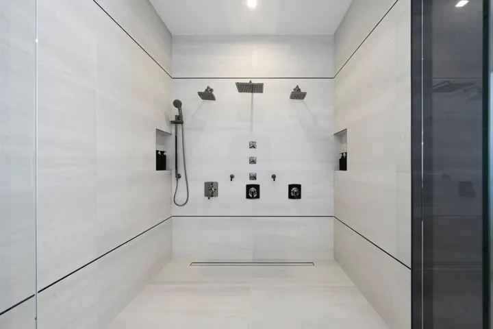 PRIMARY BATHROOM 2ND FLOOR