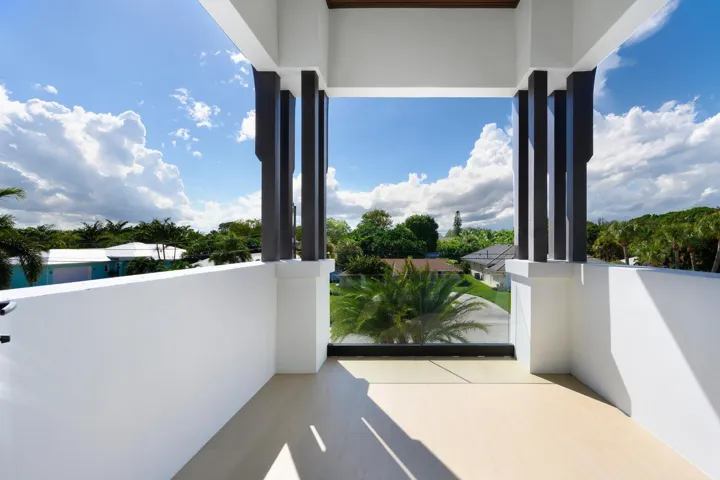 FRONT BALCONY