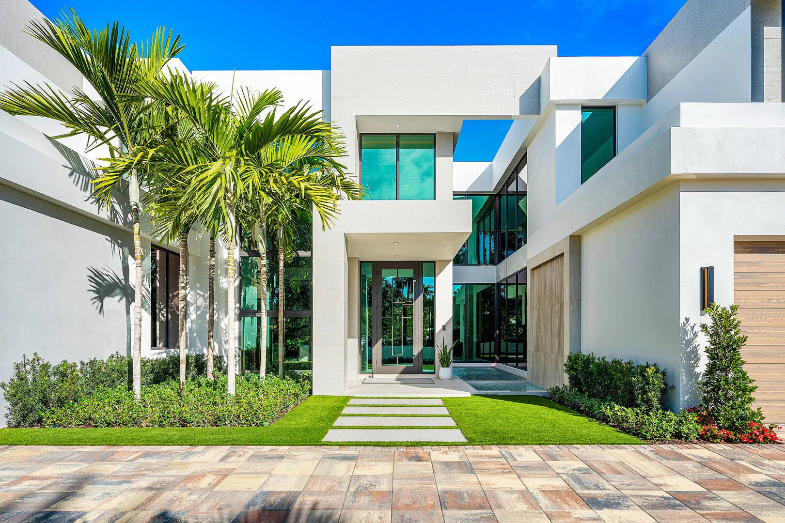 481_Thatch_Palm_Drive_04