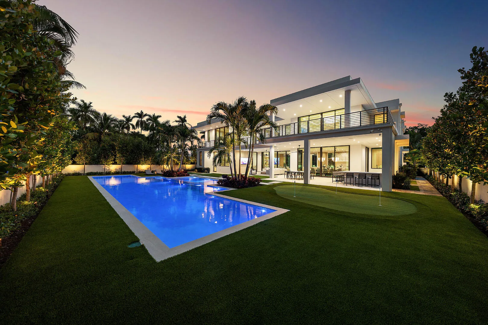 481_Thatch_Palm_Drive_Dusk_06
