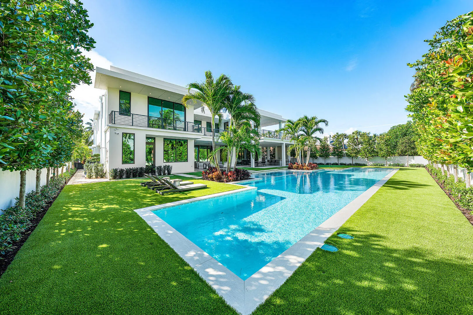 481_Thatch_Palm_Drive_34
