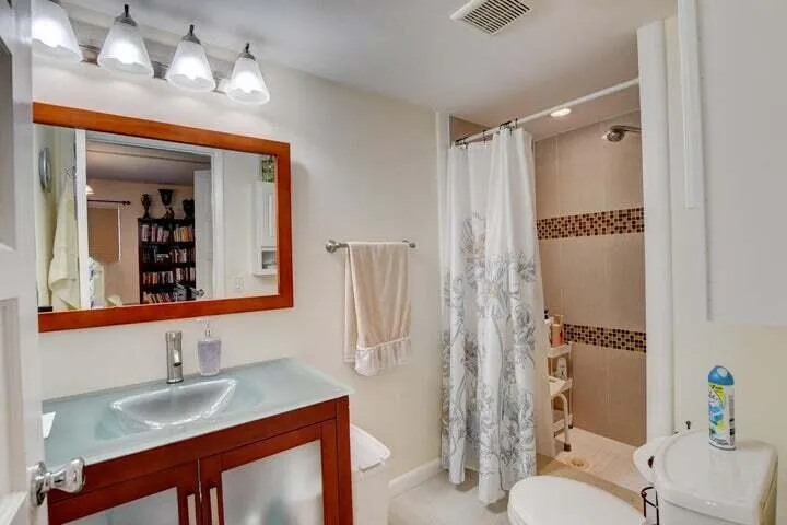 WALK IN SHOWER