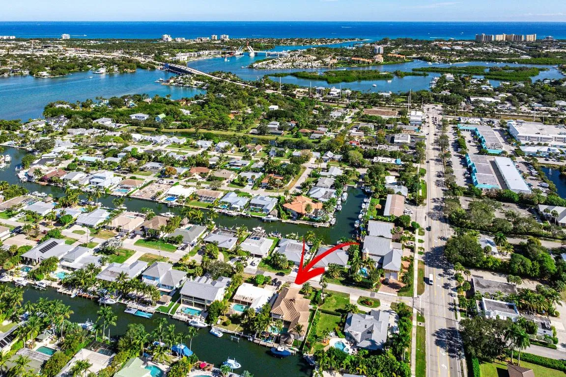 Minutes to the Jupiter Inlet