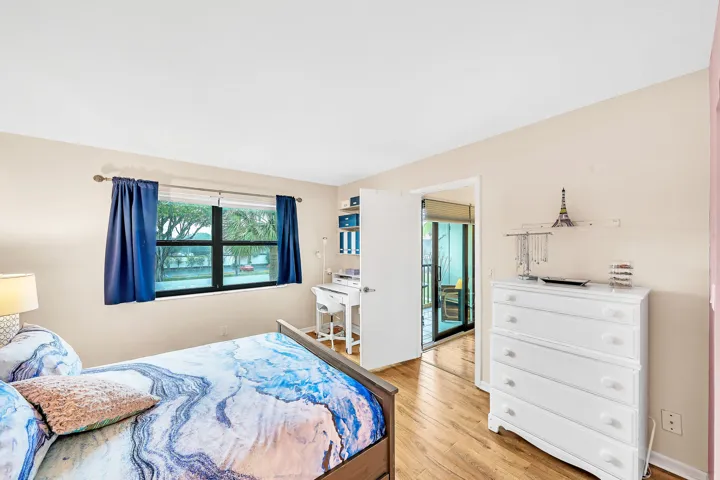 15 Primary Bedroom