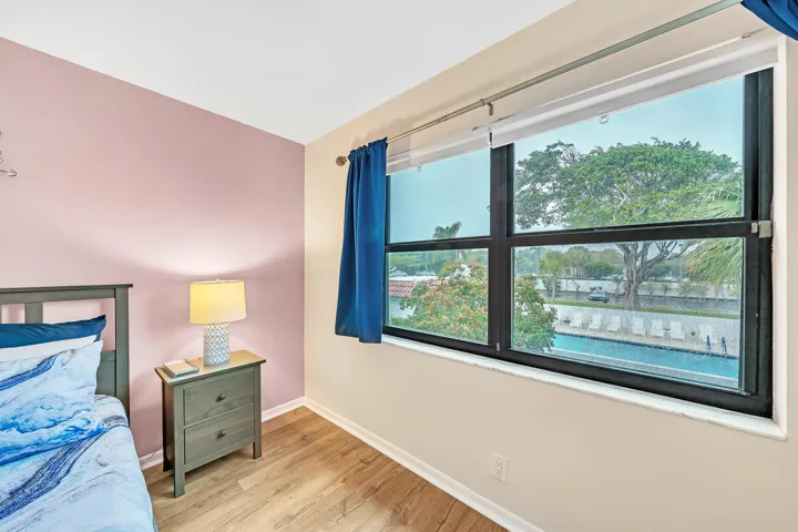 13 Primary Bedroom (2)
