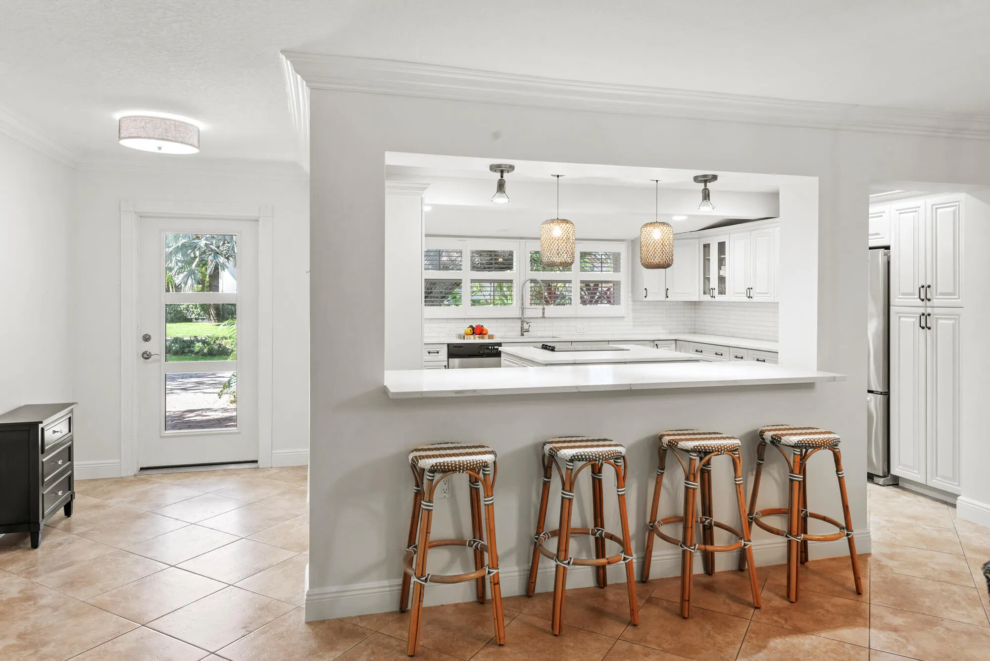 eat in kitchen counter