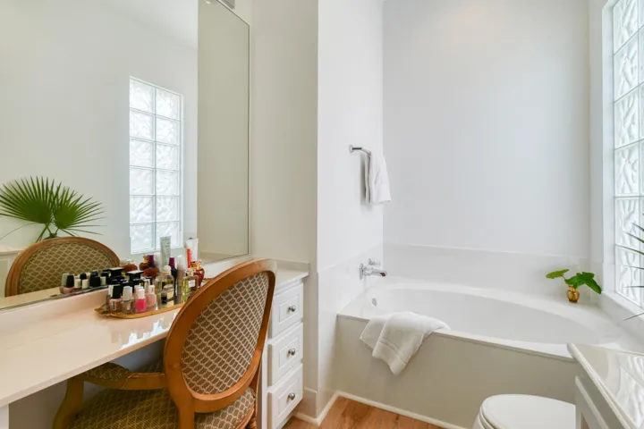 Bath_Her