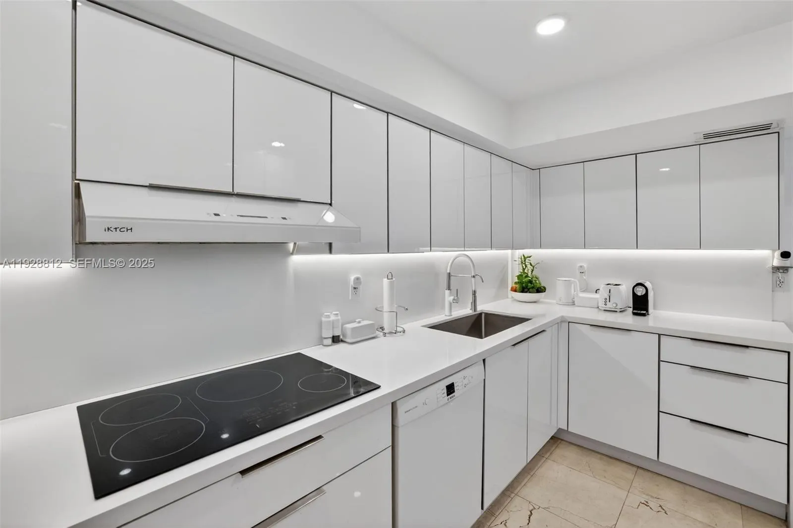 Property photo 123