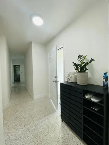 Foyer/ Front door