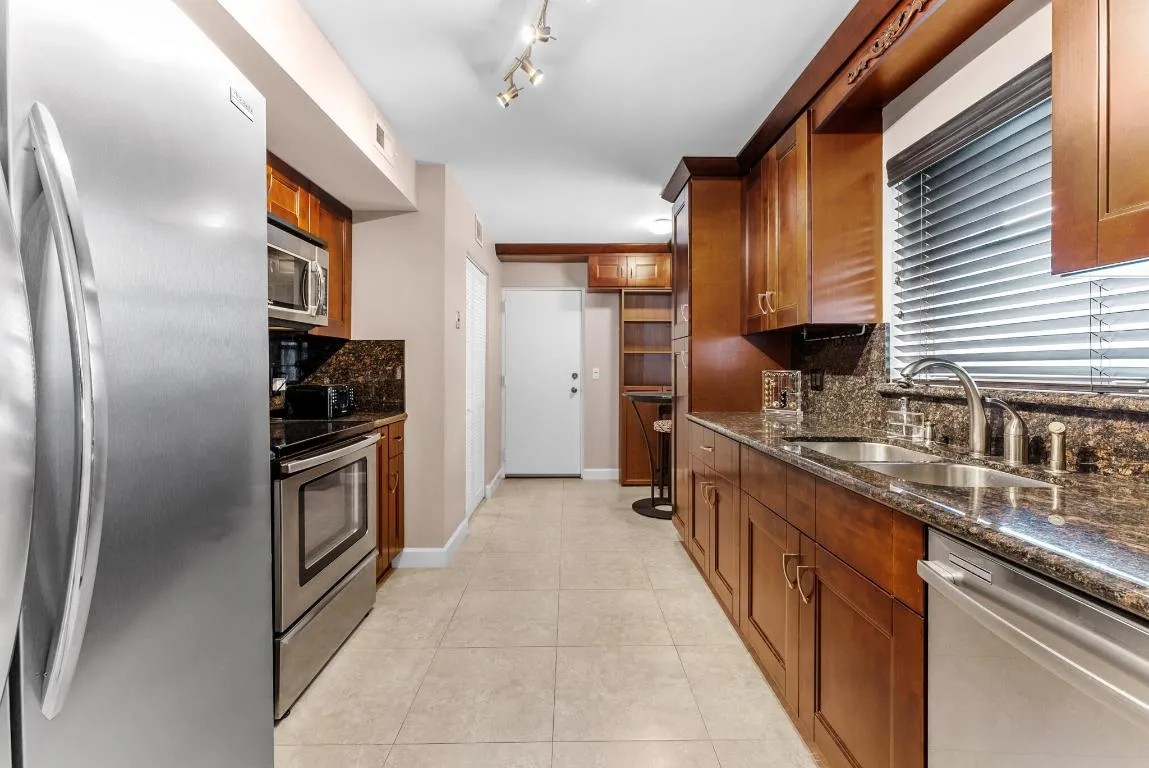 Kitchen 2