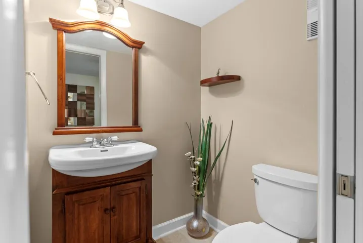 1/2 Bathroom
