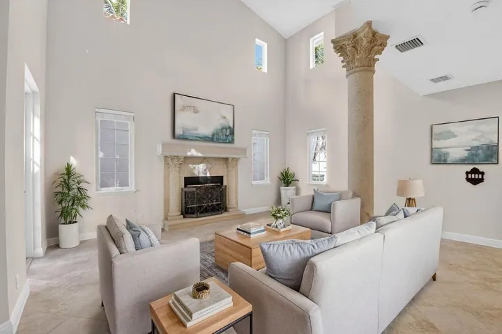 1 - Living Room - Standard - 8