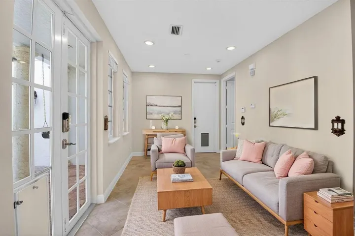 2 - Family Room - Standard - 0