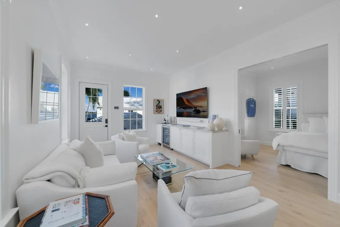 Guest House Living