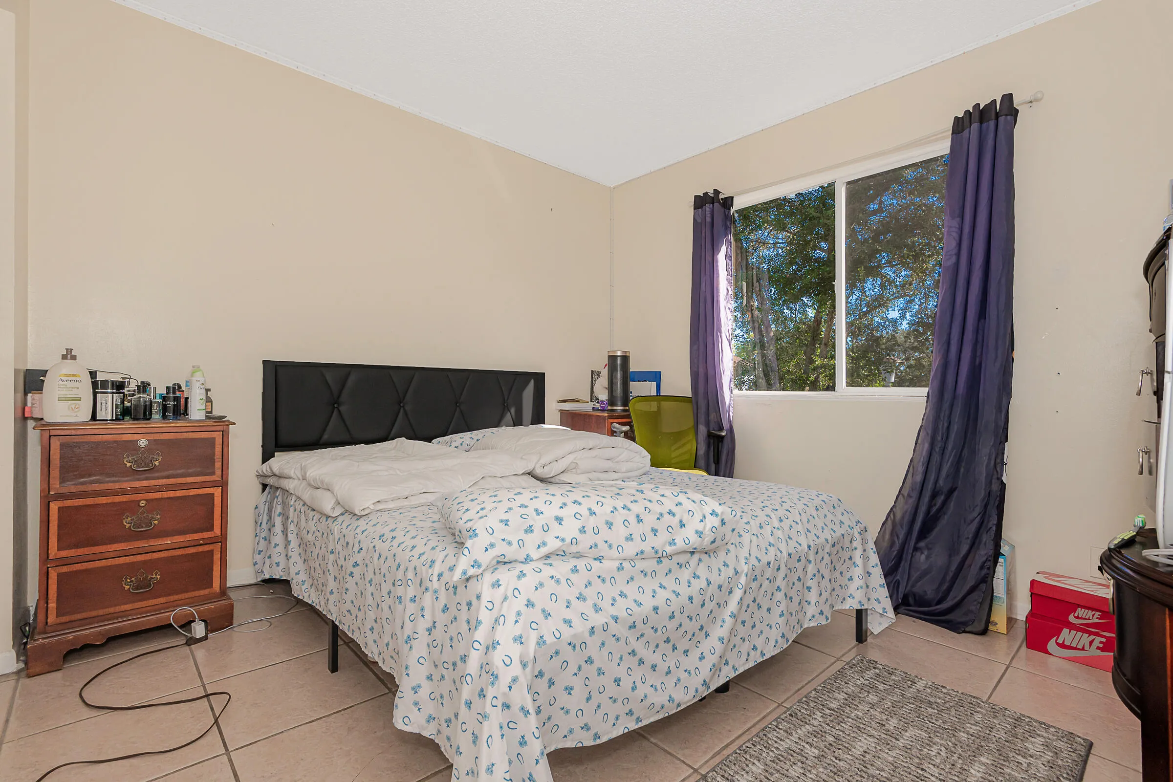 Lauderhill, FL Home – Master Suite