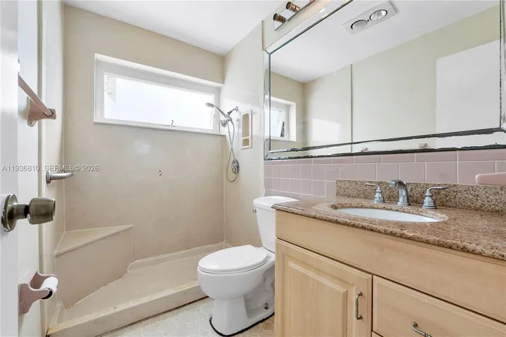 2nd Bathroom