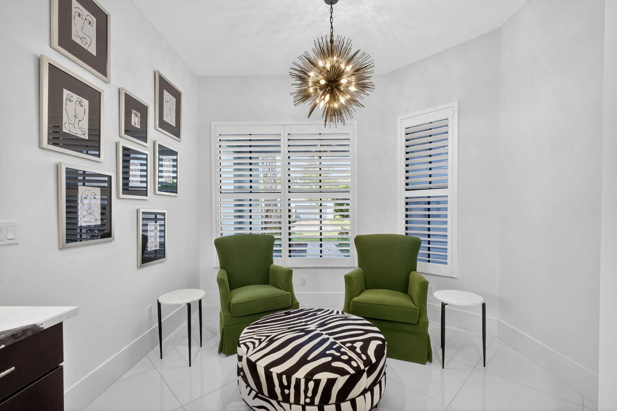 Kitchen Seating Area