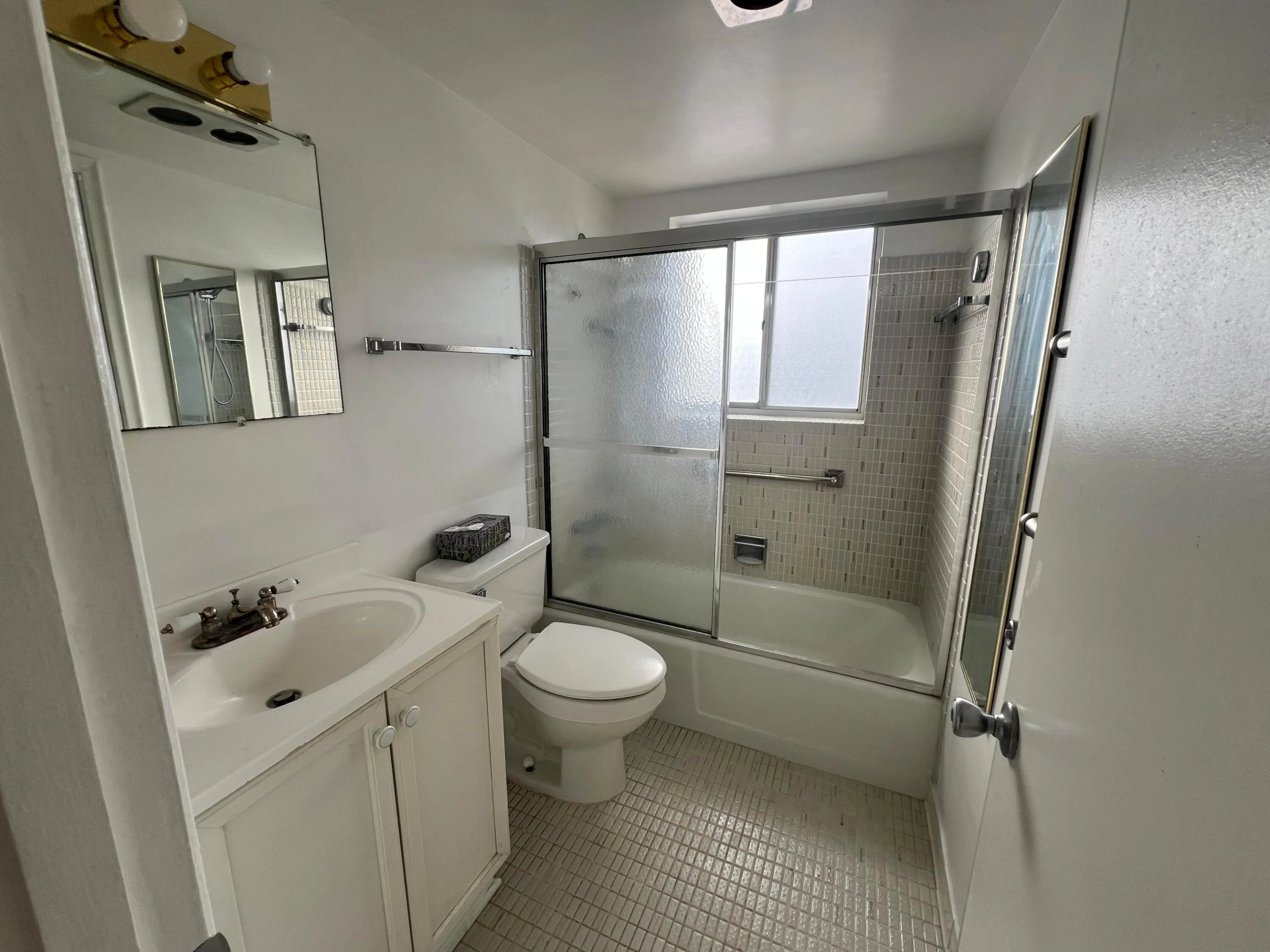 NIce bathroom