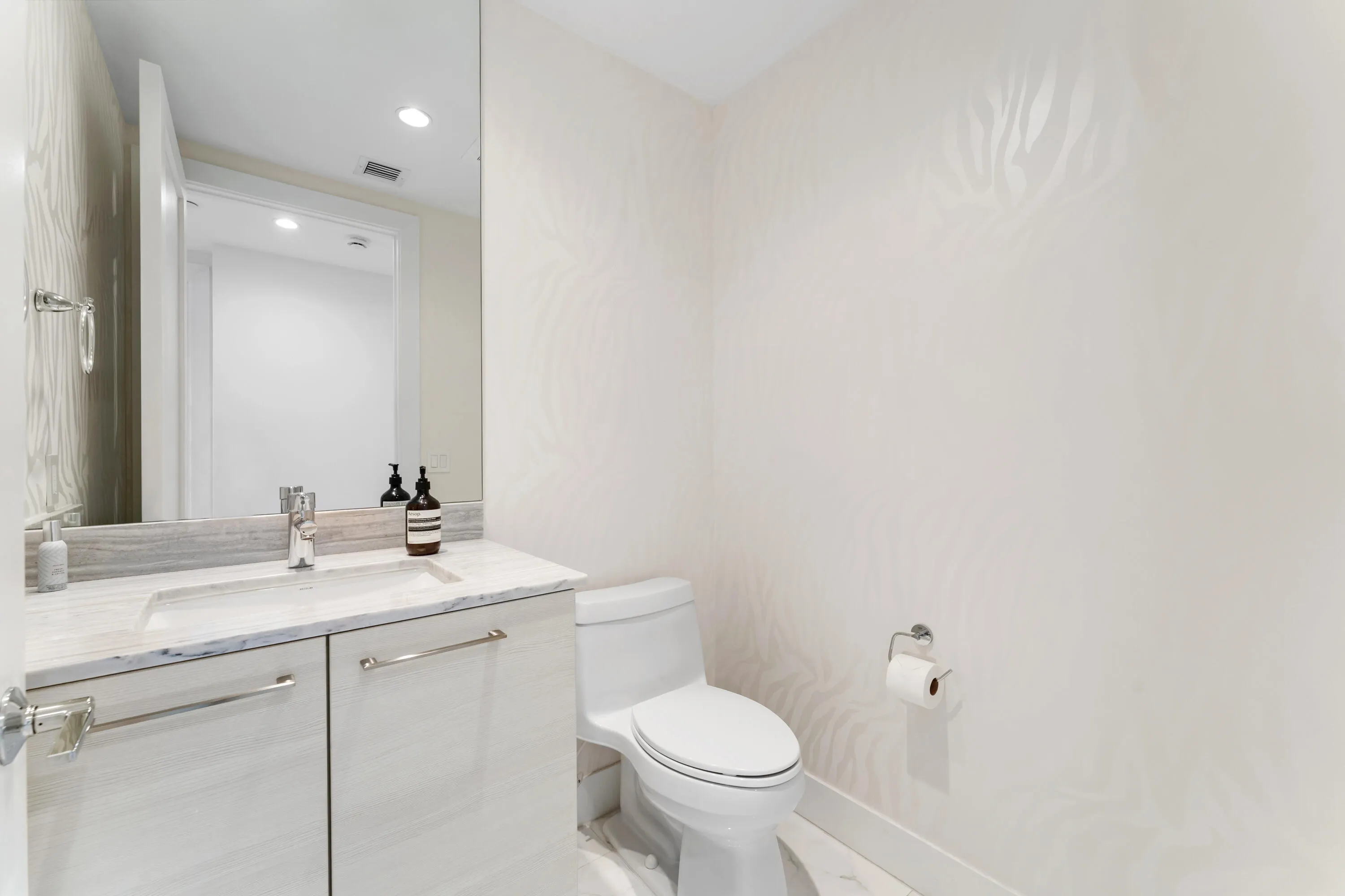 1 Water Club 603_Powder Bath