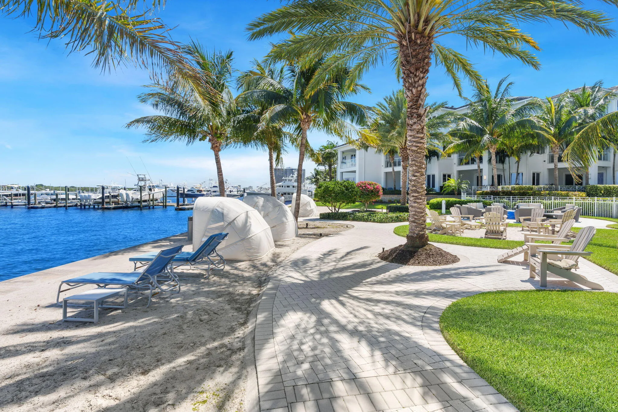 1 Water Club 603_Beach 1