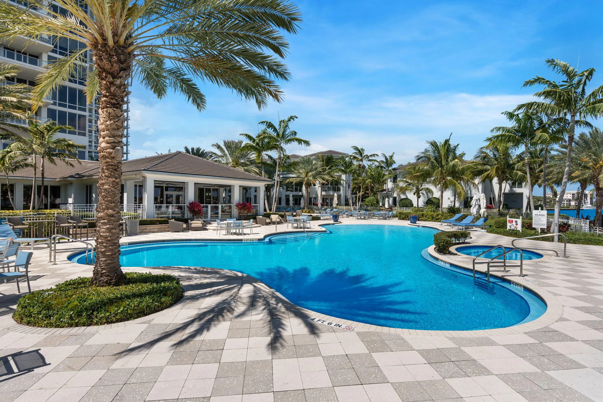 1 Water Club 603_Resort Pool 2