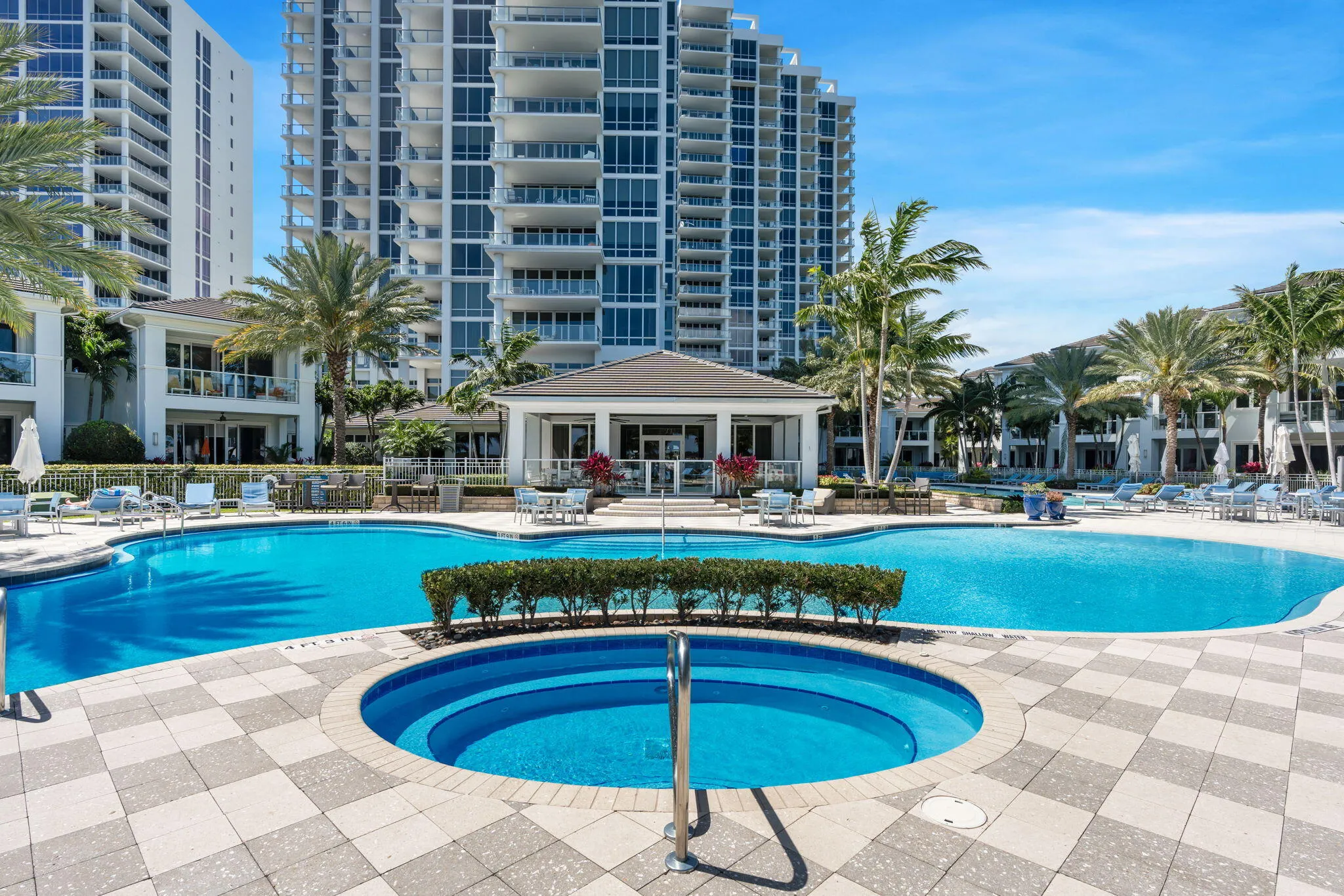 1 Water Club 603_Resort Pool