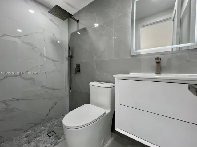 2nd Bathroom