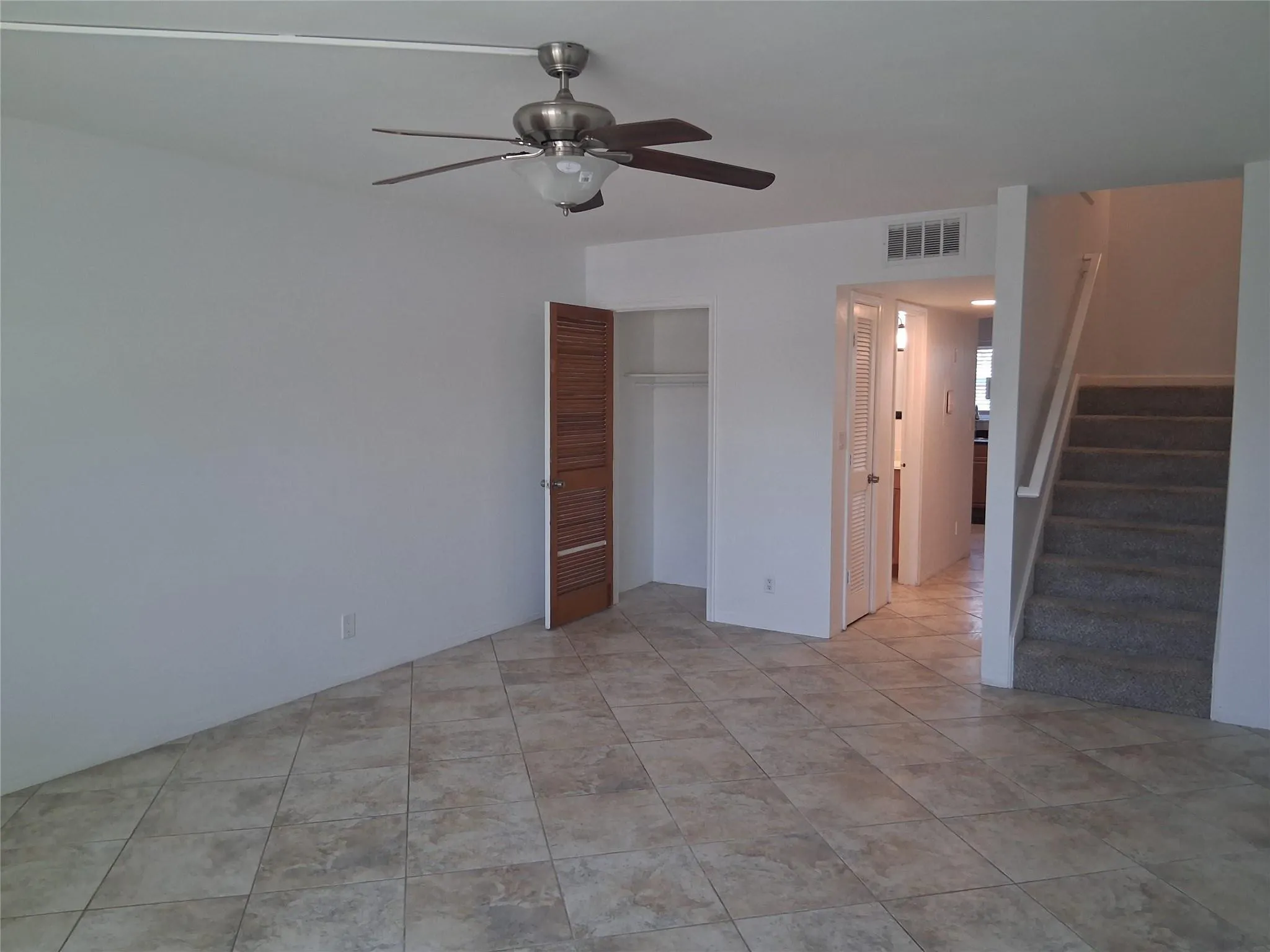 buyer can add washer dryer in closet next to hot water tank