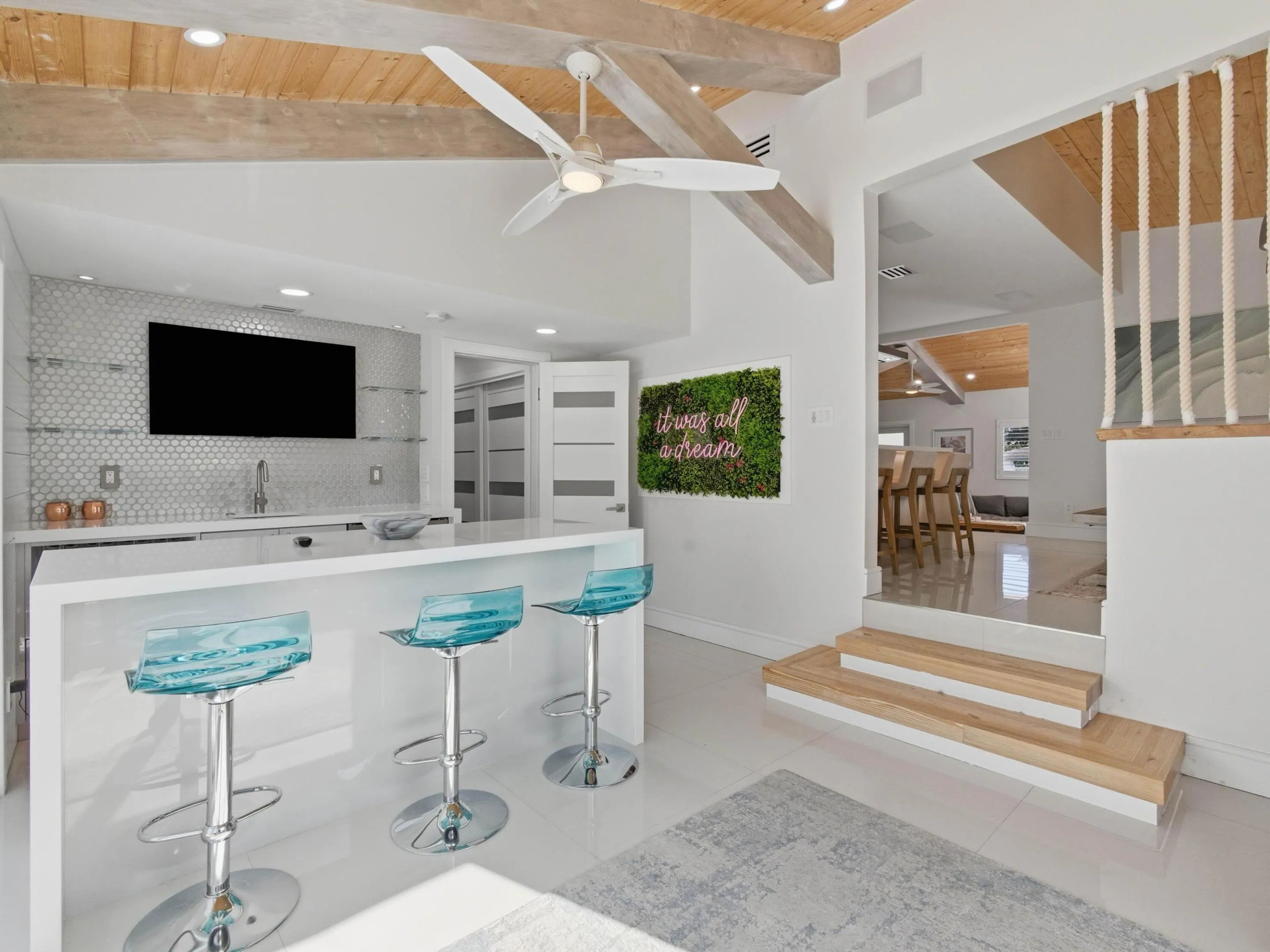 Sunroom Bar 1