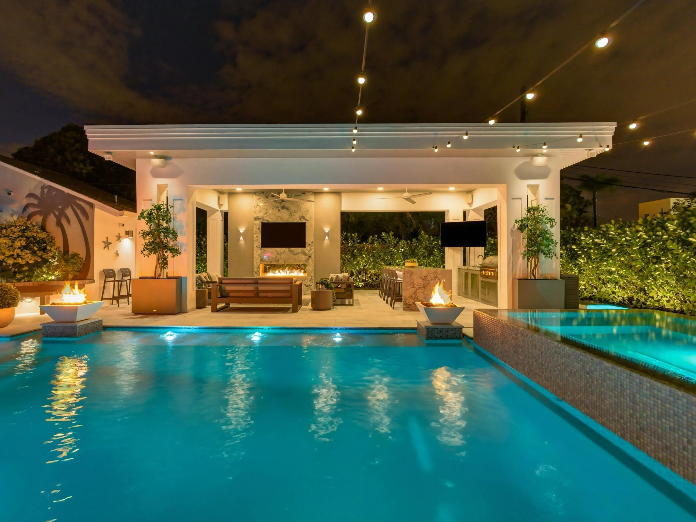 Pool Outdoor Kitchen