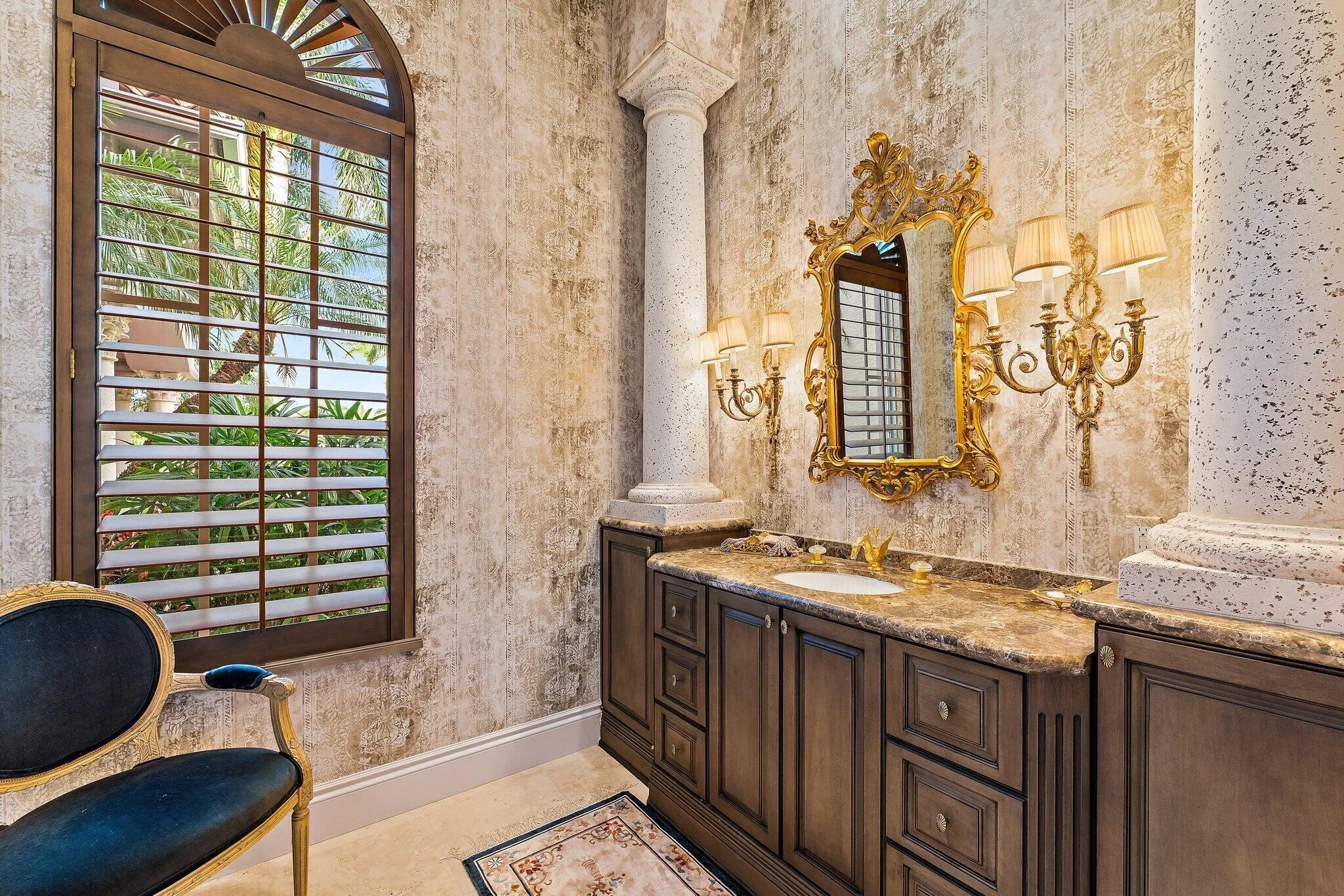 powder room