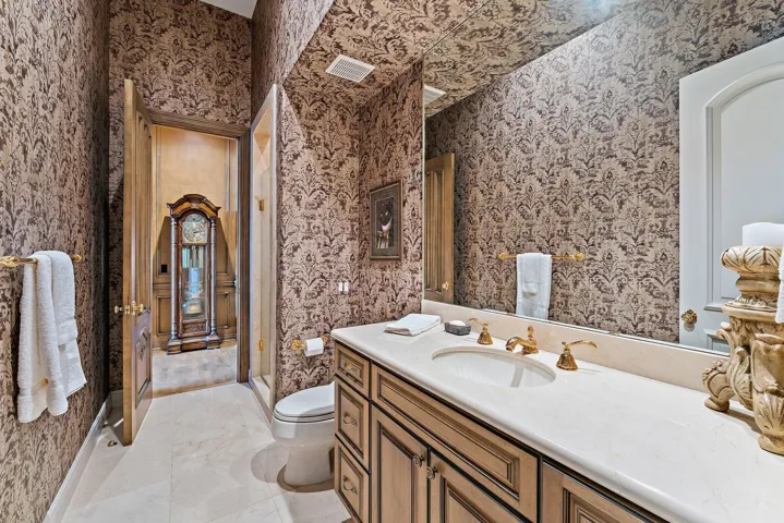 2nd level VIP Bath