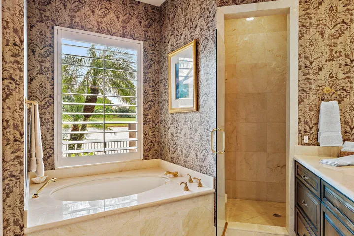 Vip suite bath