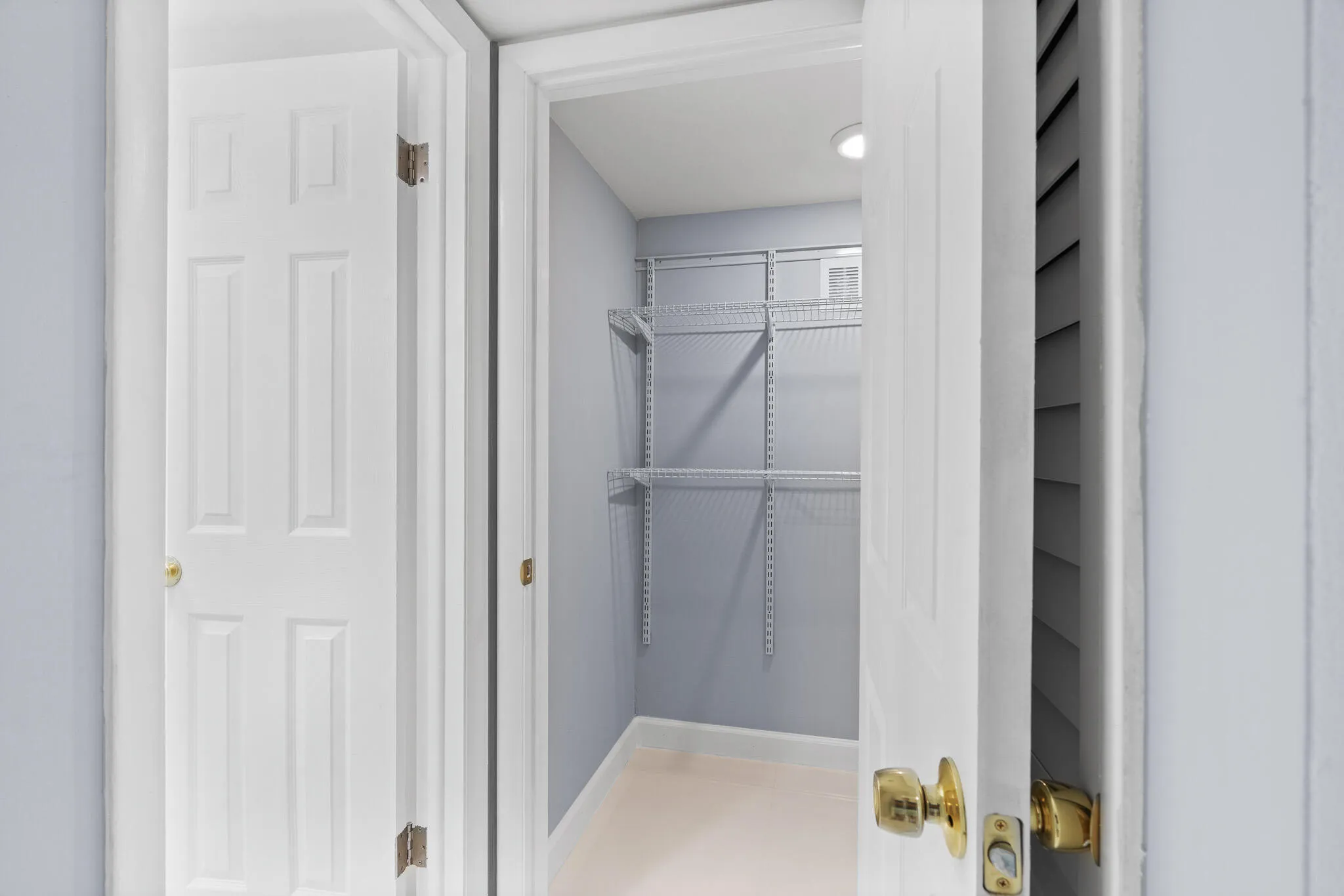 1/2 Bath to Interior Storage Room