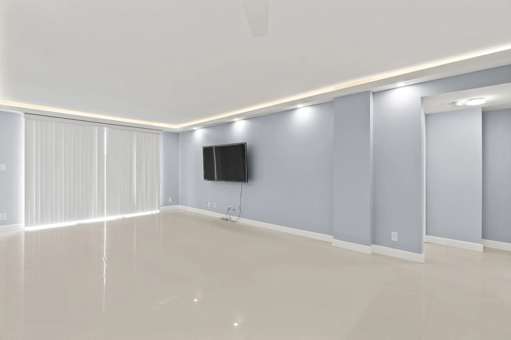 35" Grout-Less Tile Flooring