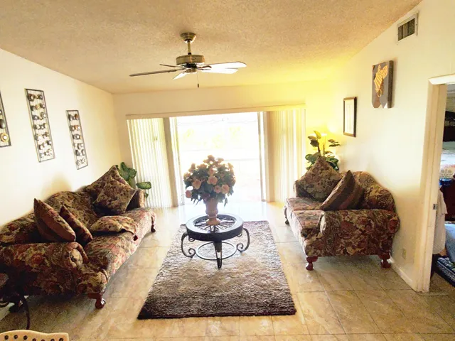 Living Room (2)