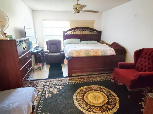 Master Bed room (1)